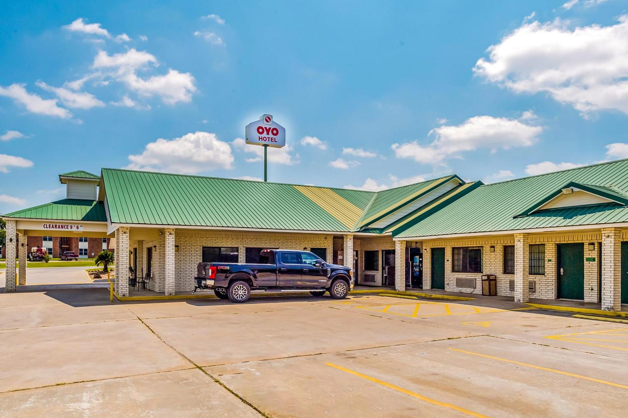 Oyo Hotel Yoakum West Exterior foto